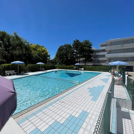 Apartamento With Balcony In A With Pool *